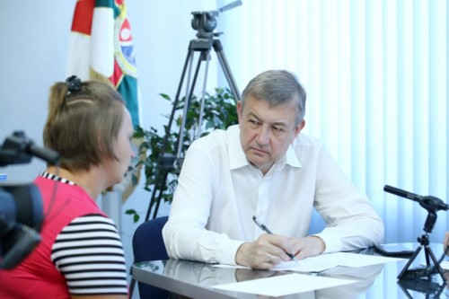 п